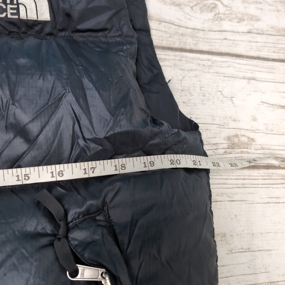 The North Face Womens Medium 1996 Retro Nuptse Vest with 700-fill - Picture 8 of 11